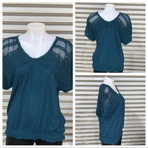LC Lauren Conrad 100% teal cotton top lace accent